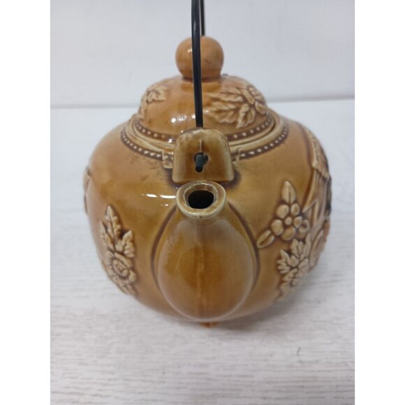 Vintage 70s Tea Time Porcelain Tea Pot Gold Embossed With Wire Handle Japan - Picture 9 of 13